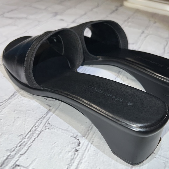 A. Marinelli Black Leather Low Heeled Sandals - Size 8.5 M - Picture 7 of 16